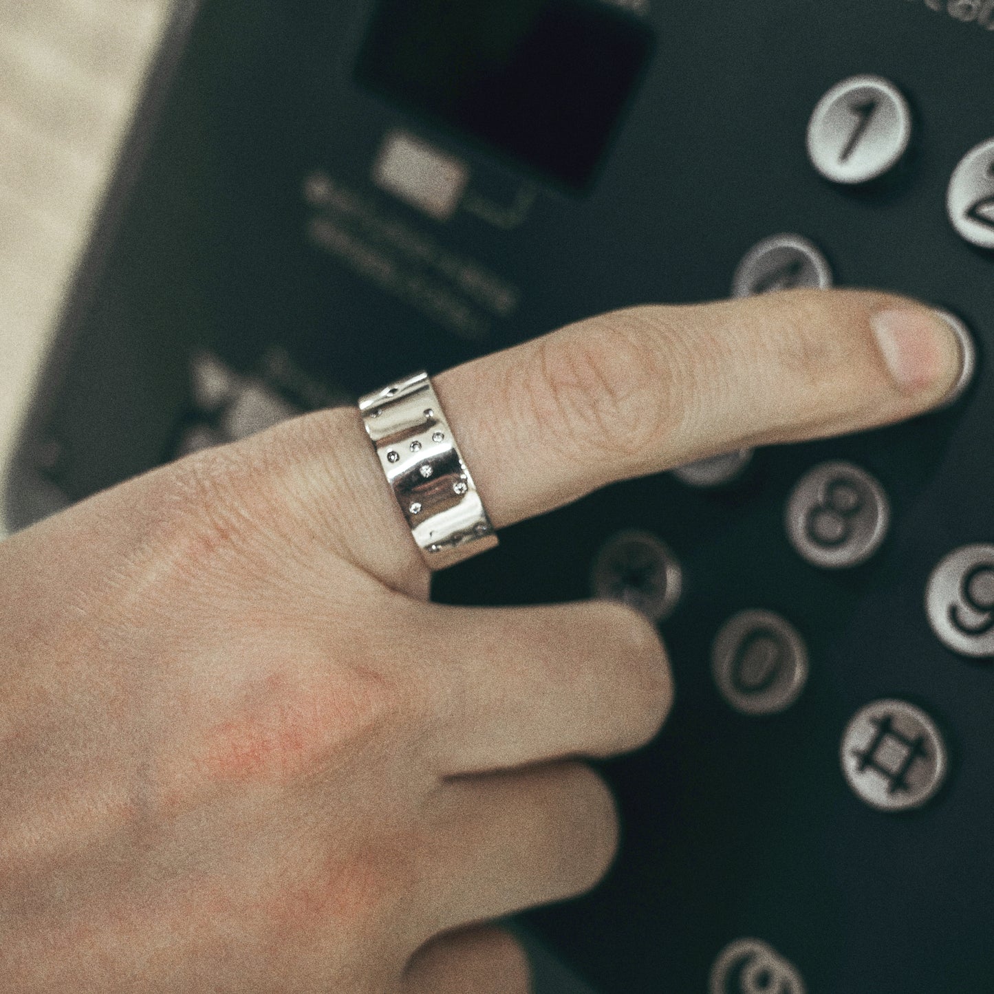 BRAILLE RING FEMININE