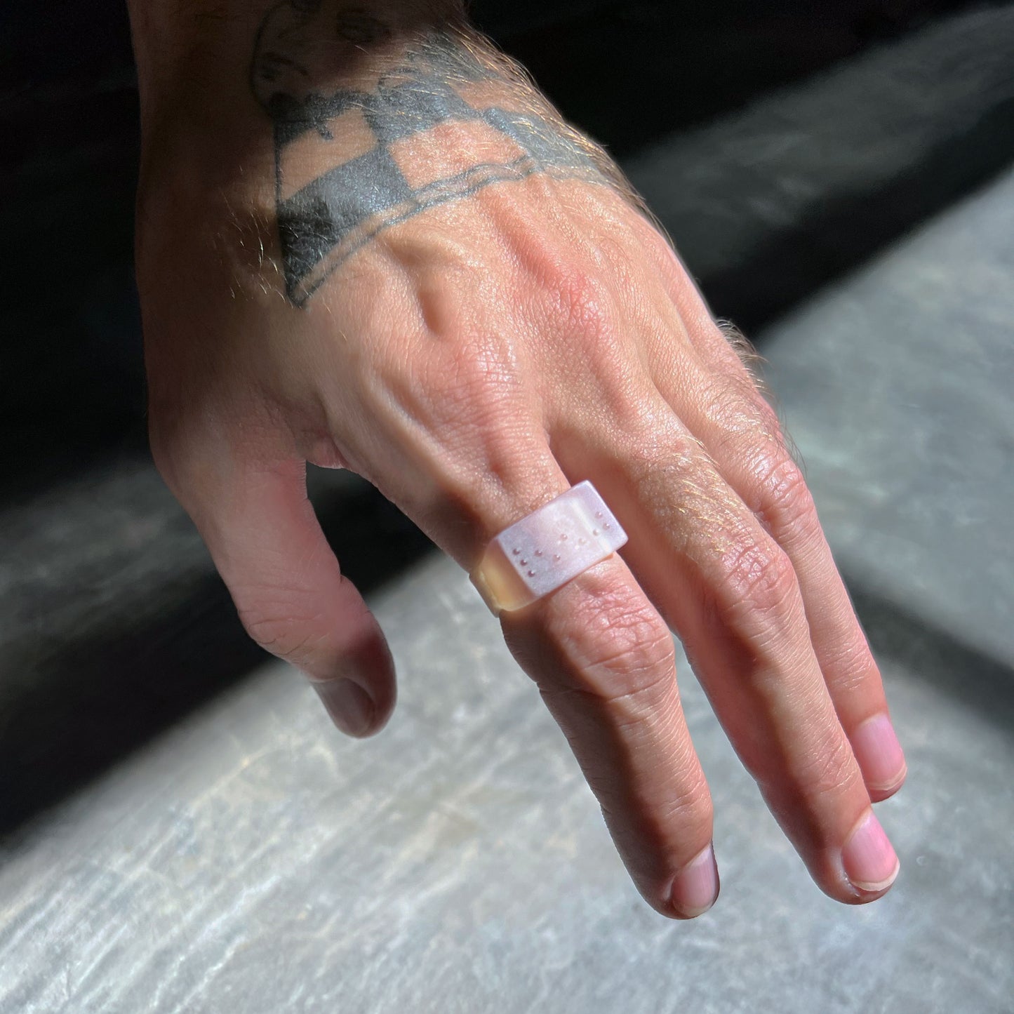 BRAILLE RING SPIRITUS〈RESIN〉