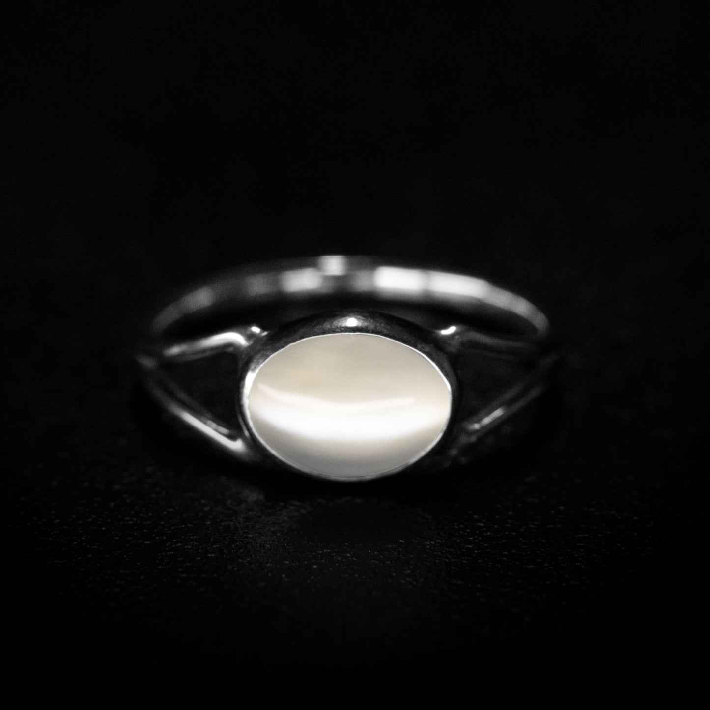 MOONSTONE RING